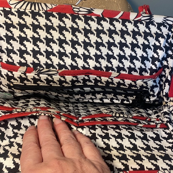 Vera Bradley large purse with kiss lock and zipper pocket. RARE FIND - Picture 4 of 7